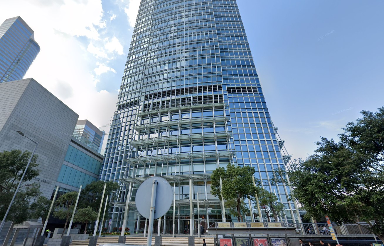 TWO INTERNATIONAL FINANCE CENTRE: PILAR KEUANGAN DI VICTORIA HARBOUR