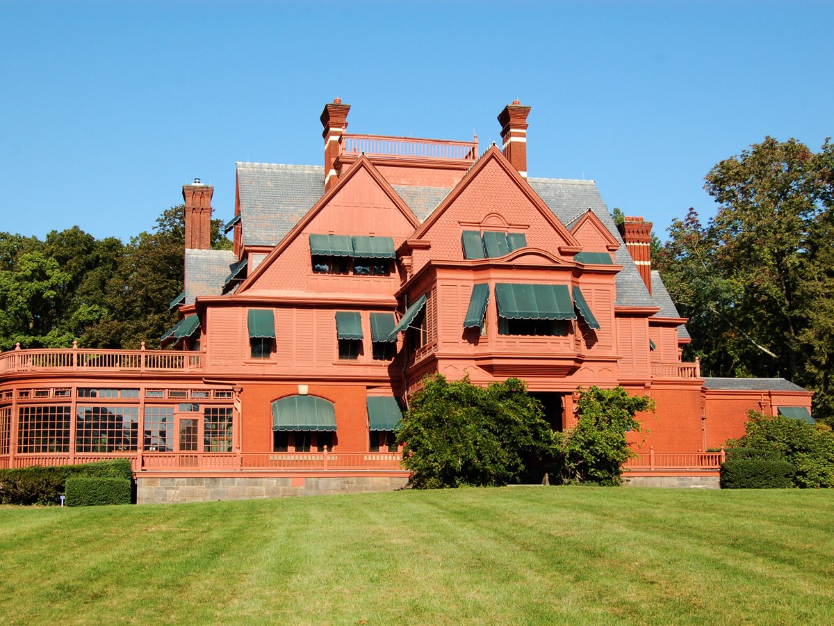 EDISON NATIONAL HISTORICAL PARK: MENGUNJUNGI PABRIK PENEMUAN THOMAS EDISON