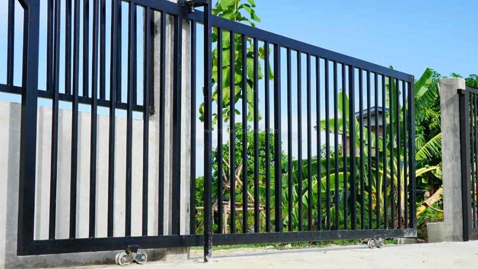 INSPIRASI PAGAR RUMAH MENGGUNAKAN BAHAN BESI