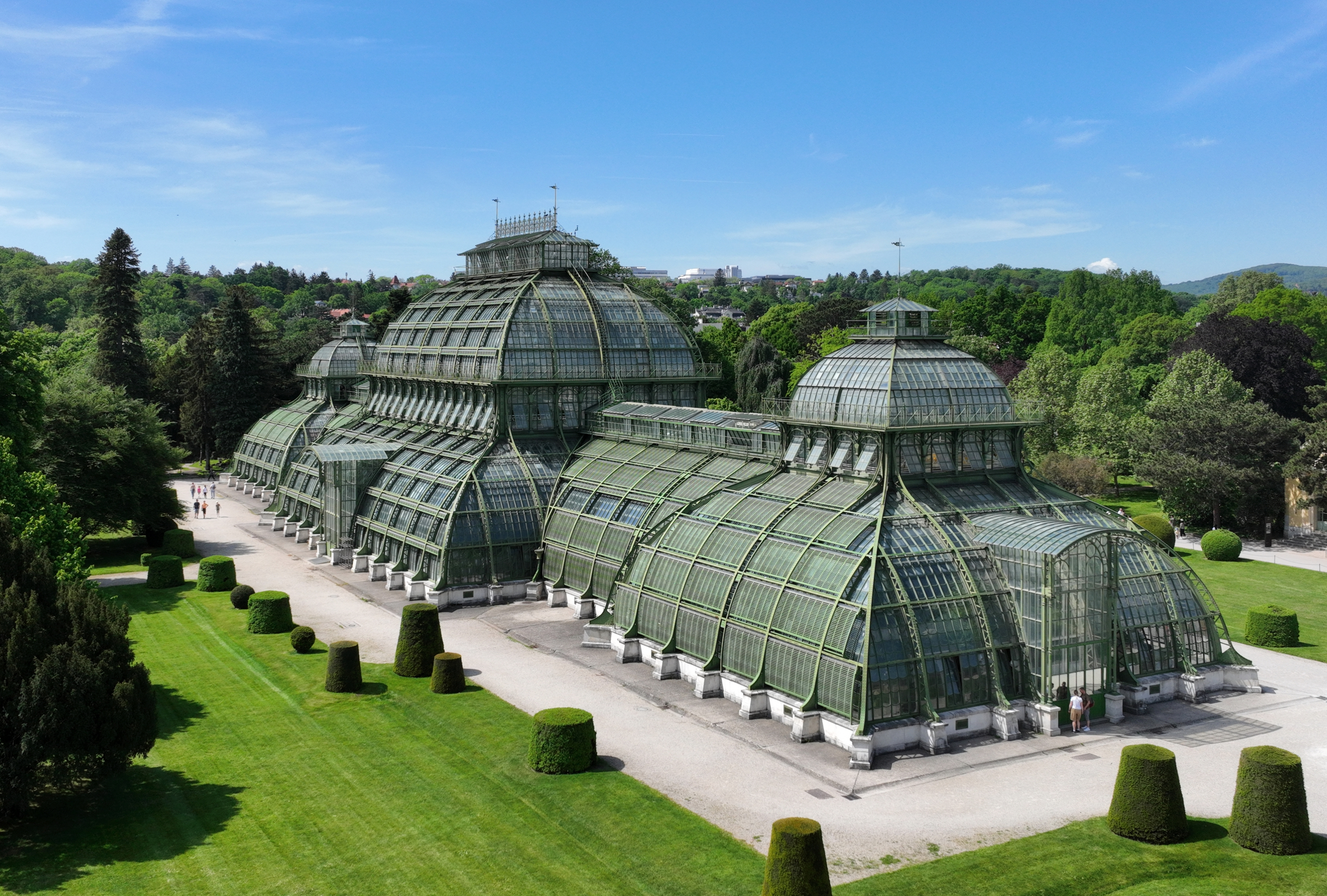 GREAT PALM HOUSE DI KEW GARDENS: IKON ARSITEKTUR KACA DAN SURGA TROPIS DI LONDON