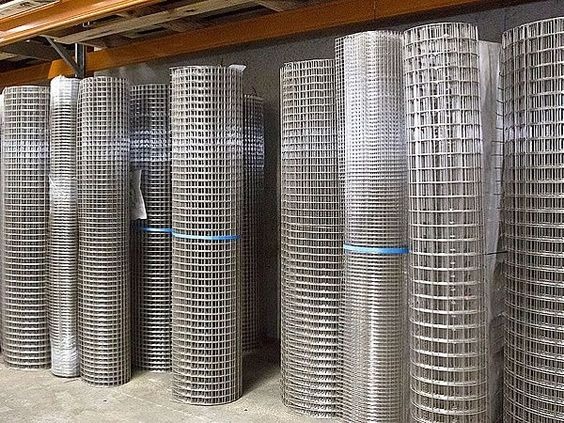 PEMILIHAN PLAT WIREMESH YANG TEPAT : MENINJAU JENIS MATERIAL DAN KELEBIHANNYA