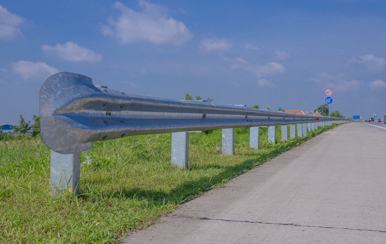 PERAN BESI DALAM KONSTRUKSI JALAN RAYA