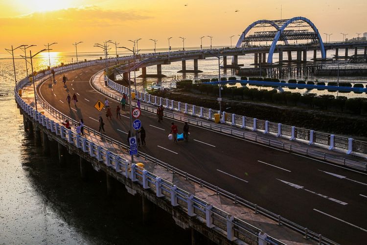 JEMBATAN SUROBOYO : IKONIK BARU DI KOTA PAHLAWAN
