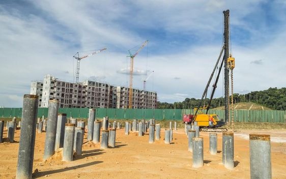 MENGENAL LEBIH DEKAT JENIS PONDASI TIANG : KELEBIHAN DAN APLIKASI DALAM STRUKTUR