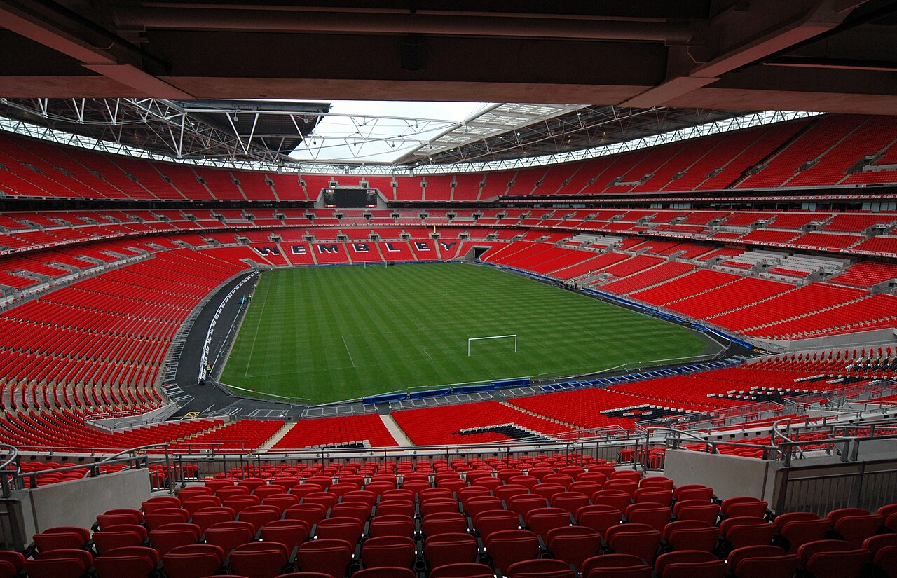 WEMBLEY STADIUM: IKON SEPAK BOLA DAN HIBURAN INGGRIS