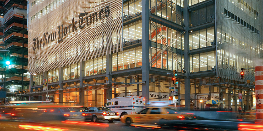 NEW YORK TIMES TOWER: SIMBOL TRANSPARANSI MODERN DI JANTUNG MANHATTAN
