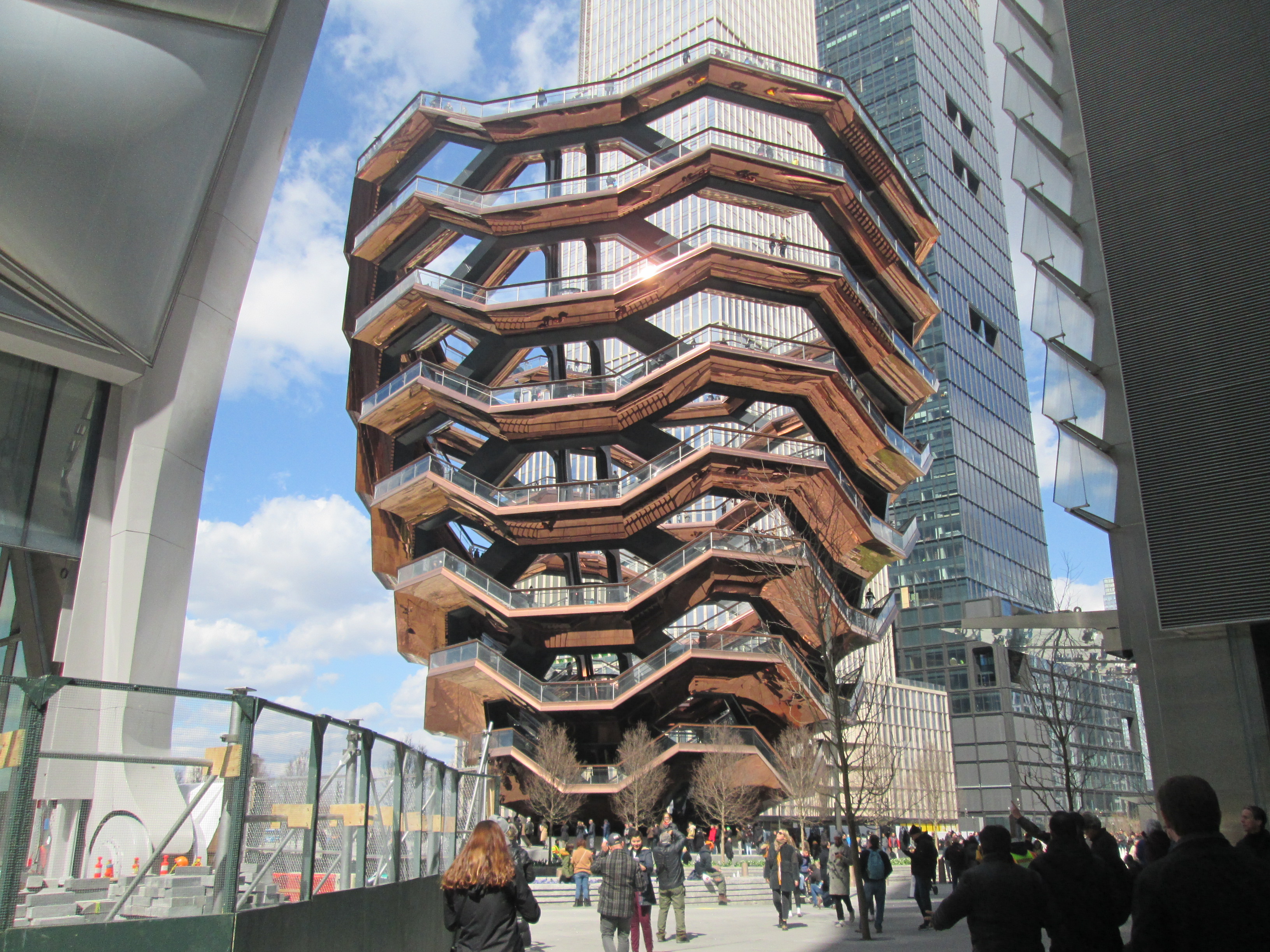 THE VESSEL: TANGGA SPIRAL RAKSASA DI JANTUNG MANHATTAN