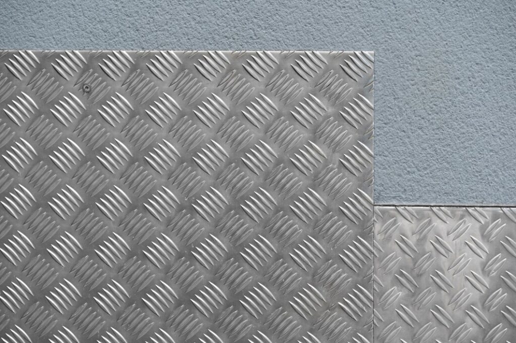 MEMPERBAIKI PLAT STAINLESS STEEL YANG LEPAS
