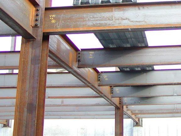 PERAN BESI H-BEAM DALAM ESTETIKA DESAIN ARSITEKTUR MODERN