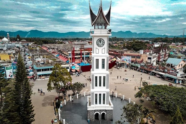 MENGULIK TENTANG JAM GADANG BUKIT TINGGI : FAKTA DAN SEJARAH MENARIK