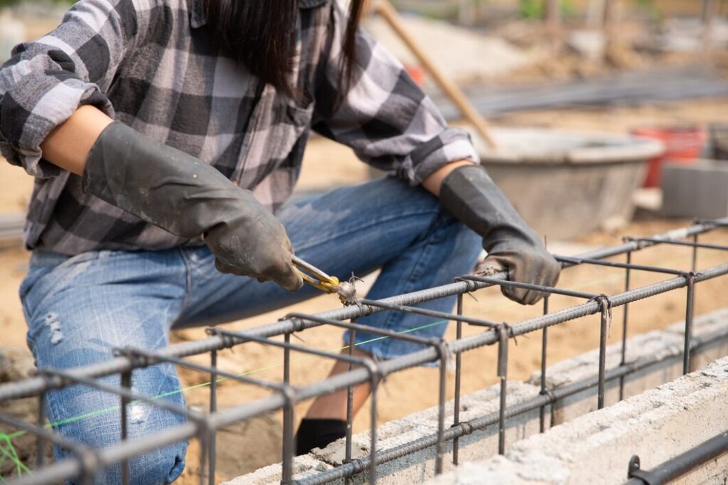 TIPS MENYIMPAN BESI BETON AGAR TERHINDAR DARI KARAT